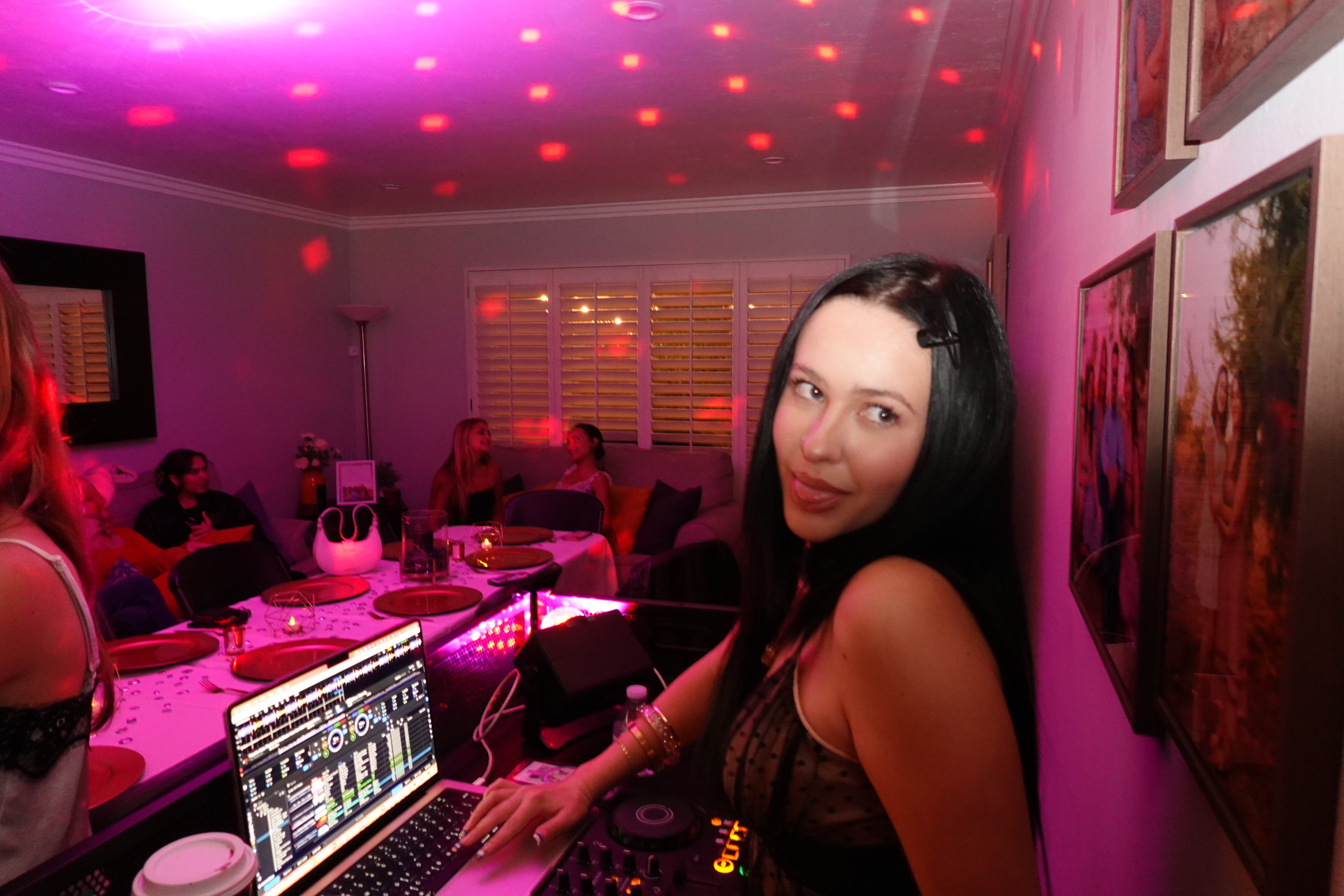 DJ Simone Jolie